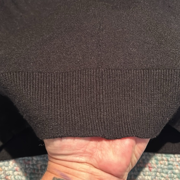 Laura ladies size large thin knit Sweater - Picture 8 of 13